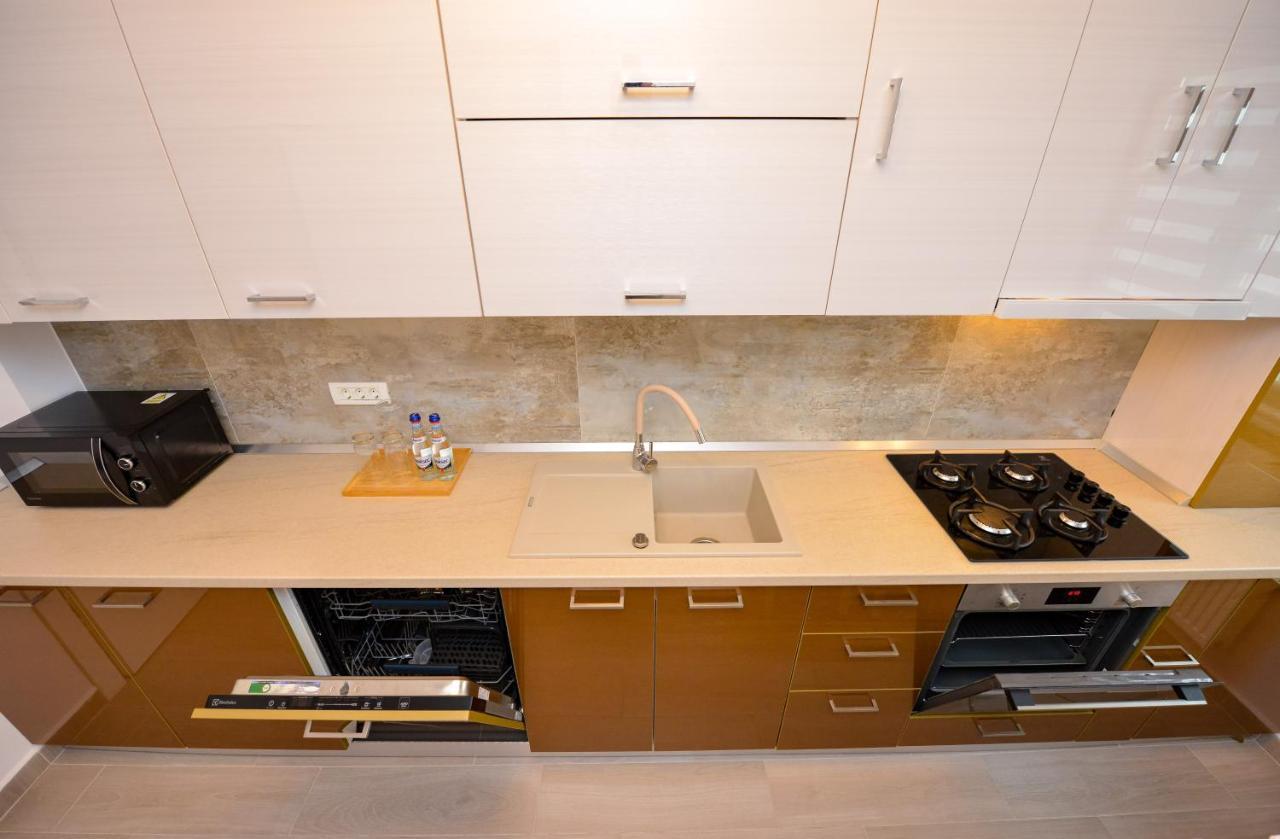 Sofia Cozy Apartment - Underground Private Parking Бухарест Экстерьер фото